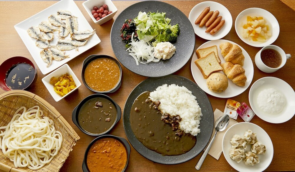 3種類の本格朝カレーに倉敷うどんが楽しめる3463326