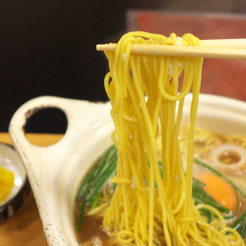 「なかがわ」料理 949914 昔ながらの黄色い中華麺！ 縮みなし、純粋ストレート