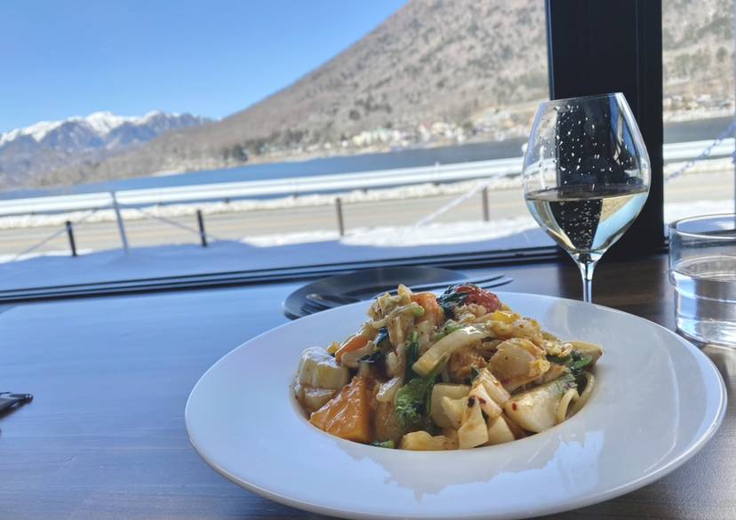 湖畔カフェでランチ / 3