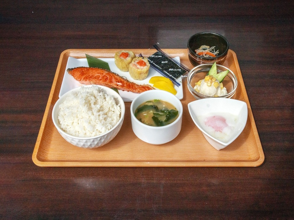 朝食