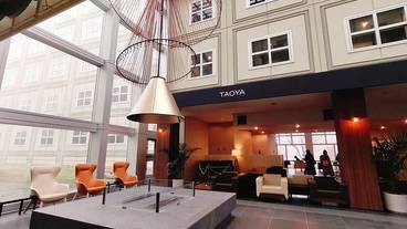 暖炉ラウンジ(昼) / 9