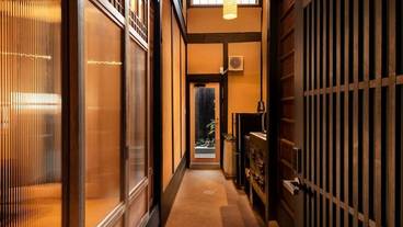 内部エントランス / 2