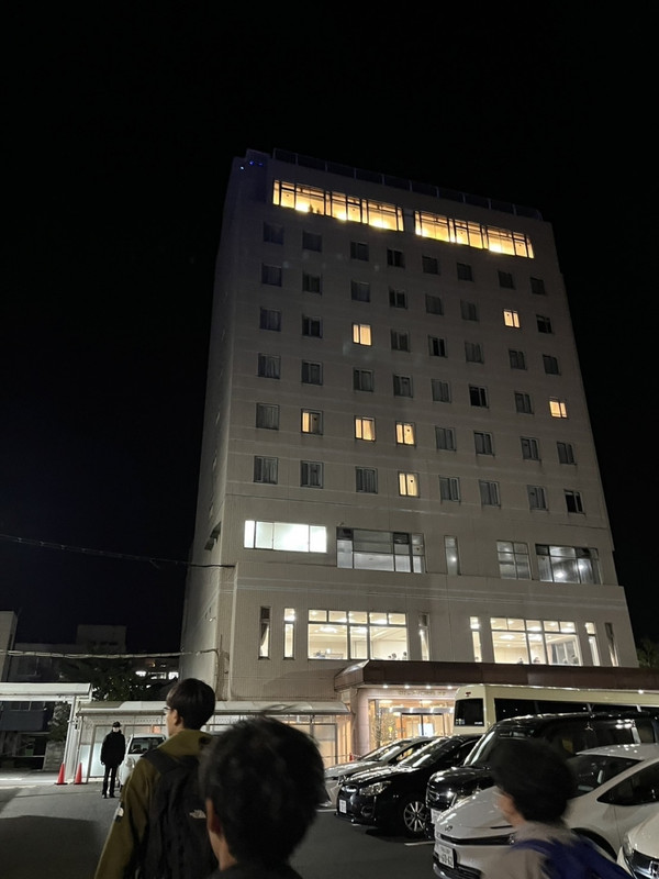 外観は古いが、中は普通。