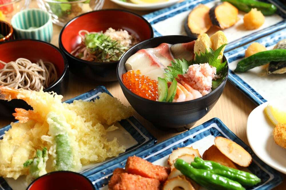 温泉大浴場やサウナで疲れを一掃！朝は栄養満点のバイキングで元気をチャージ4048323