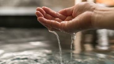 源泉かけ流しの貸切風呂 / 2