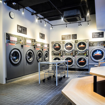 和モダンな内装でのんびり、女性専用カプセルホテル3486767