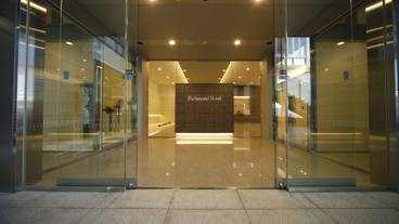 施設の入り口 / 6