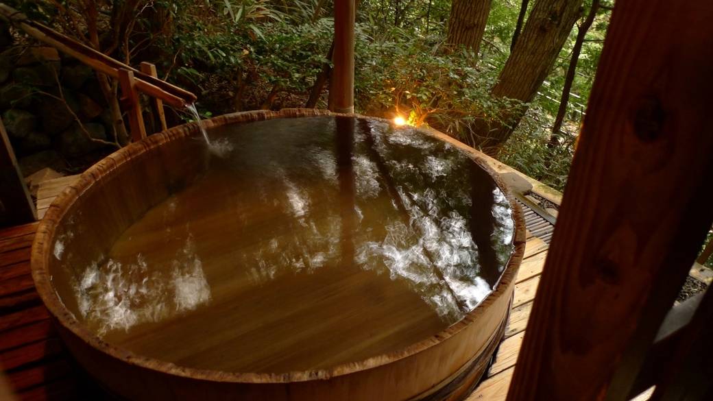 家族3人で楽しむ
絶景の貸切風呂 / 2