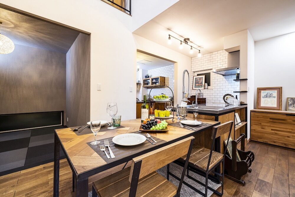 客室内のダイニングエリア