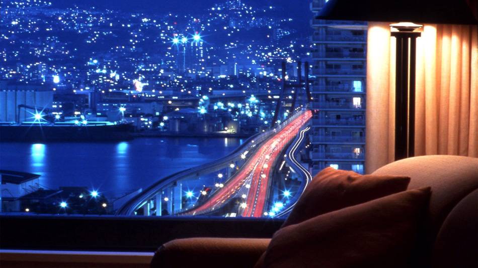 極上ベッドに身を預け
夜景を眺めるひと時 / 1