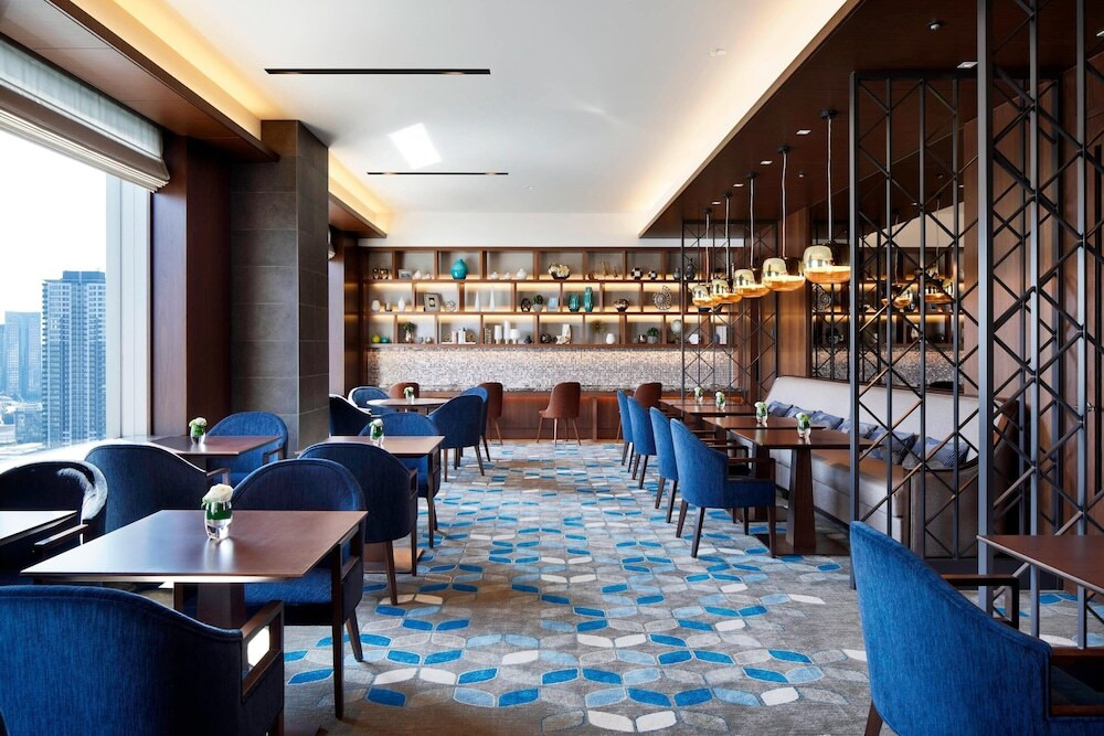 駅から徒歩約1分！クラブラウンジで上質なひと時を過ごせる4285984