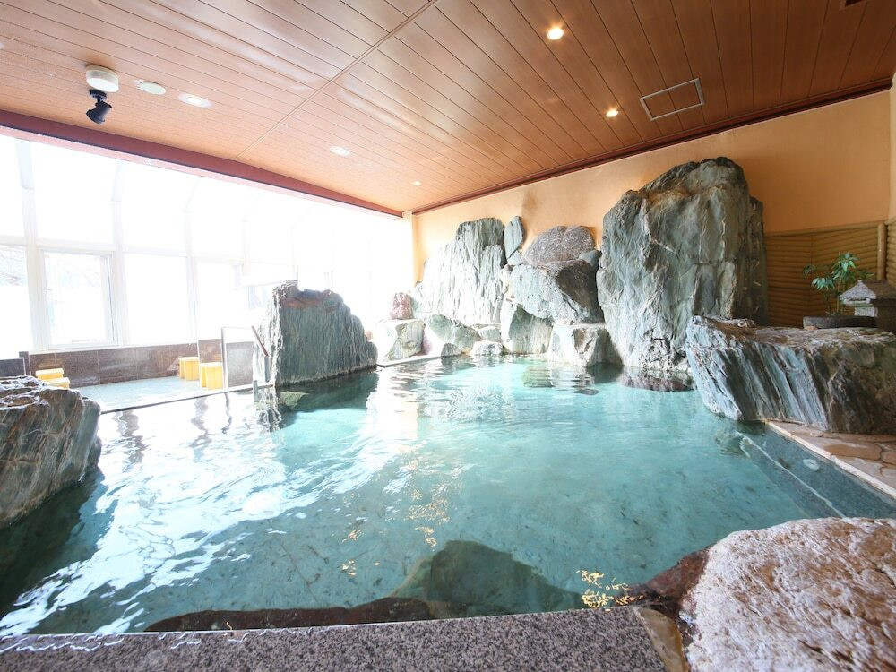 大浴場「銘石風呂」①