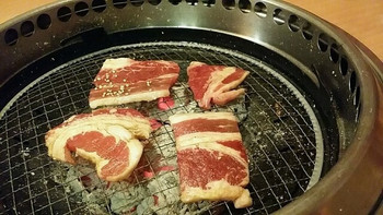 「牛繁 五反田店」 料理 37643960 焼いてます