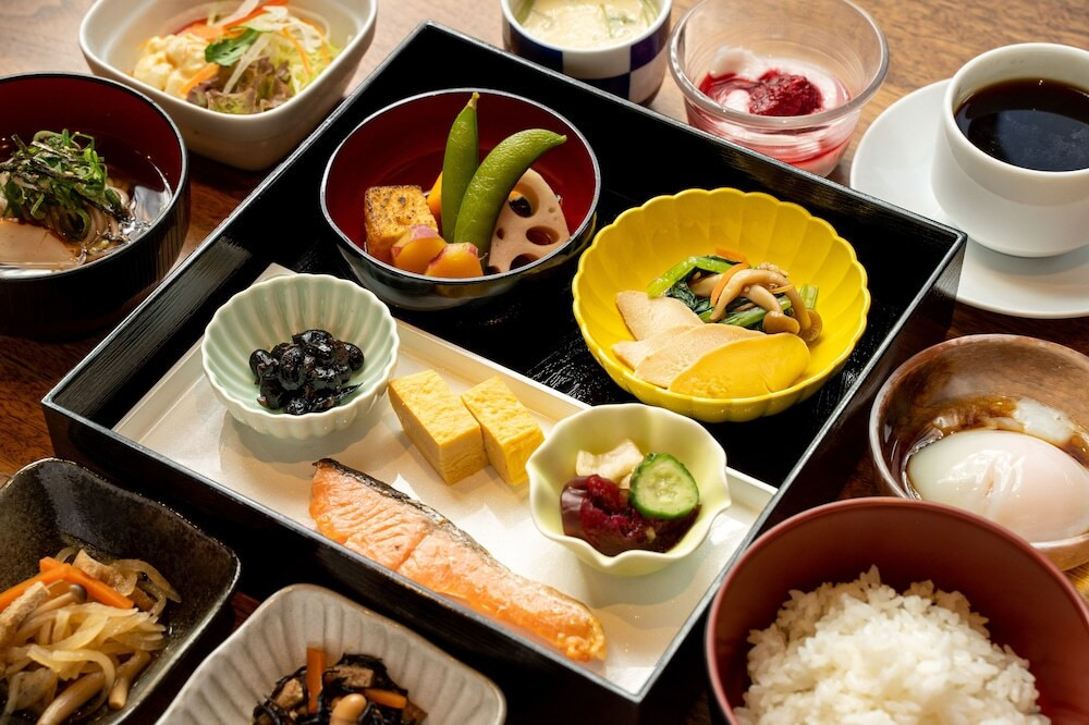 朝食