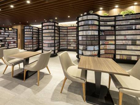 ザ エディスターホテル京都二条 Comic＆Books / 1