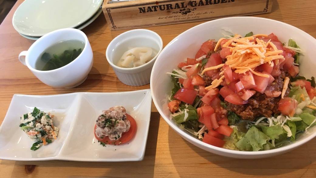 「ManasCAFE」で
絶景を望むカフェタイム / 2