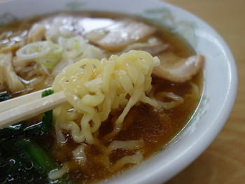 「古川農園」料理 601101 麺は太い縮れ麺。