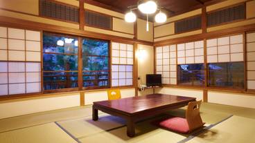 元湯 環翠楼（モトユ カンスイロウ） / 1