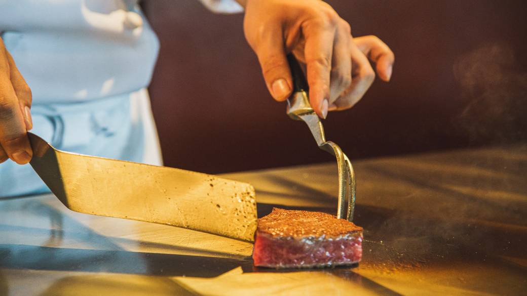鉄板焼きのお店で
贅沢ランチ / 2