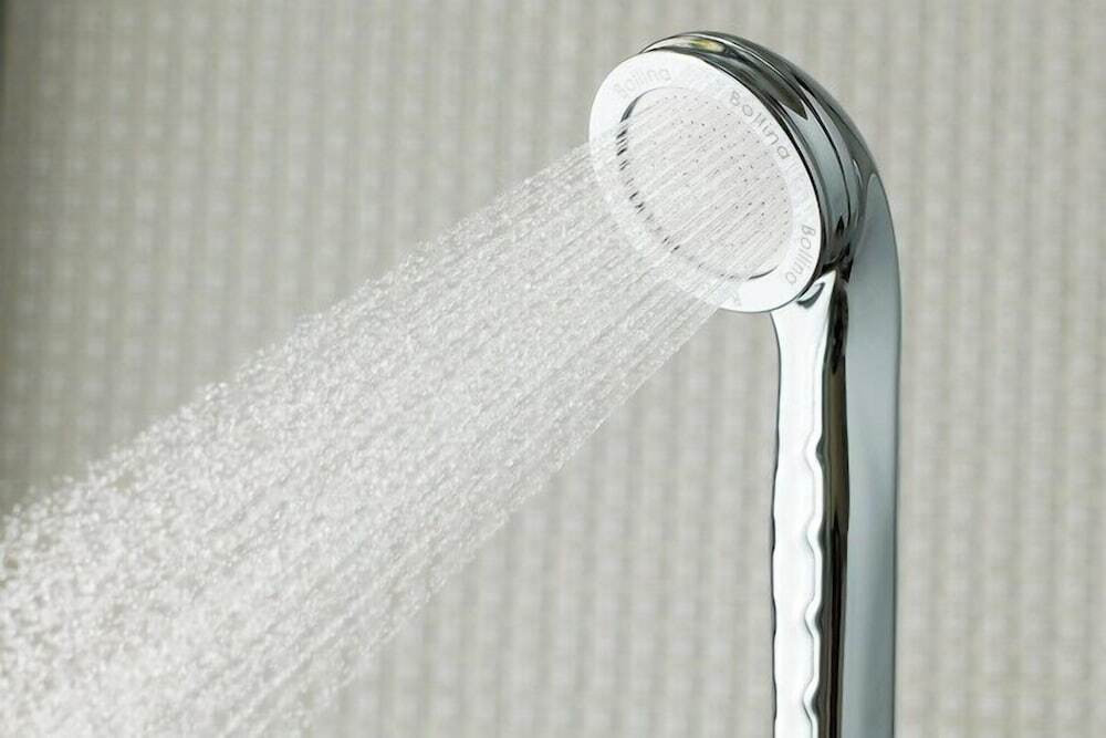 バスルームのシャワー