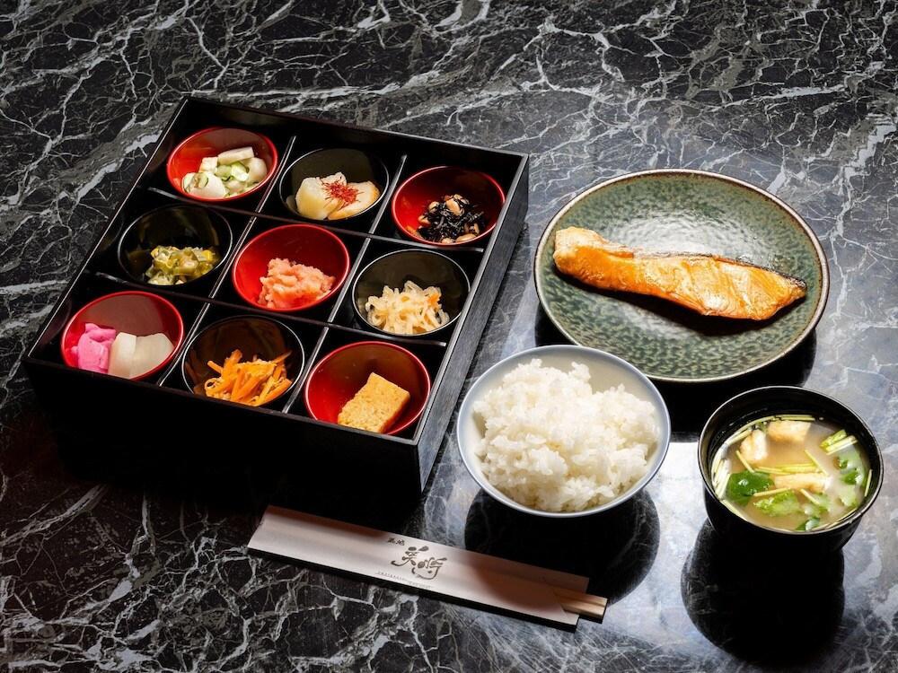 朝食