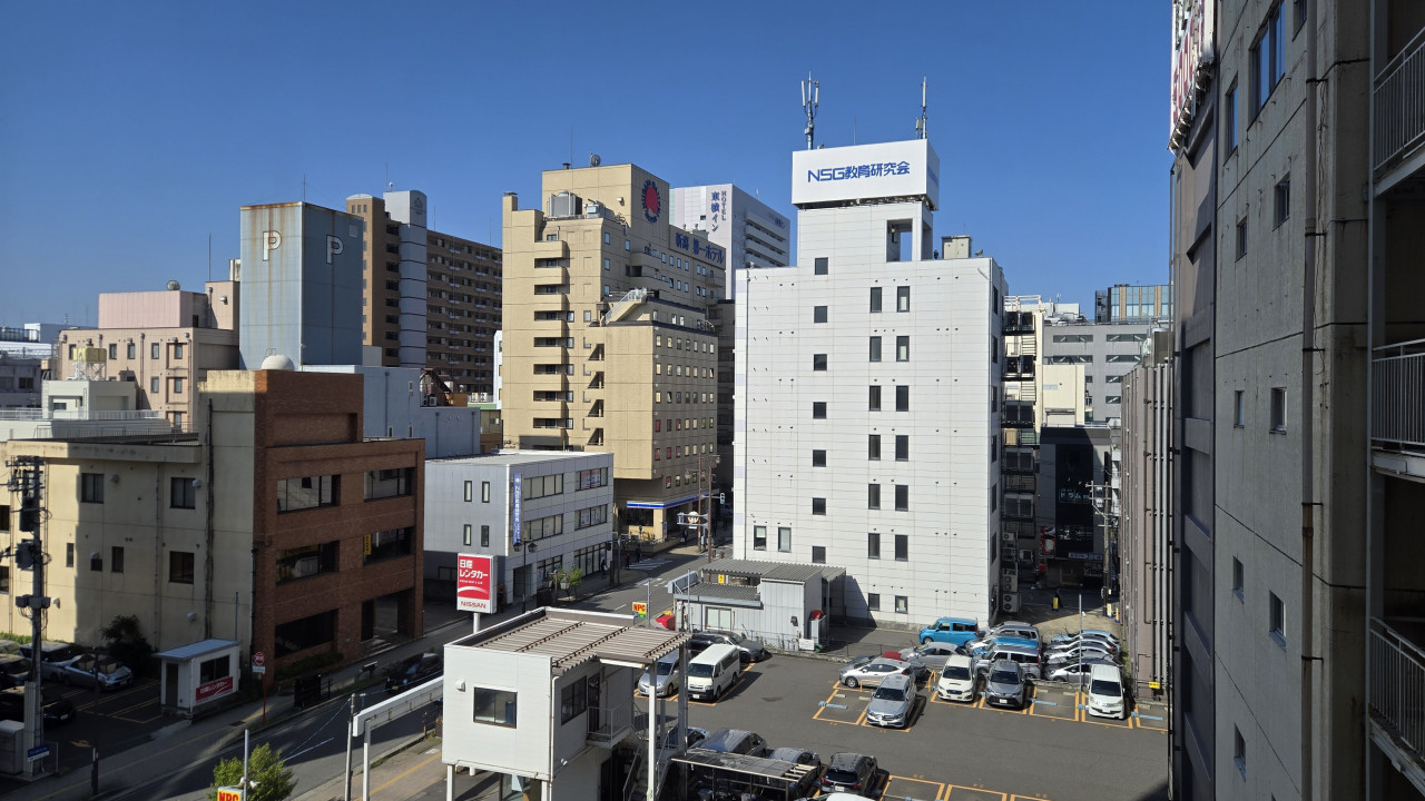 5階の部屋からの眺望、新潟駅方向