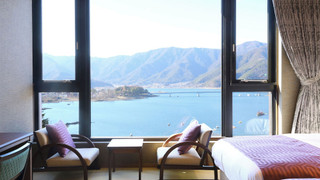 ツインルーム·13歳以上宿泊可能 (ラウンジ利用付) 禁煙