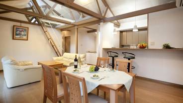 客室内のダイニングエリア / 33