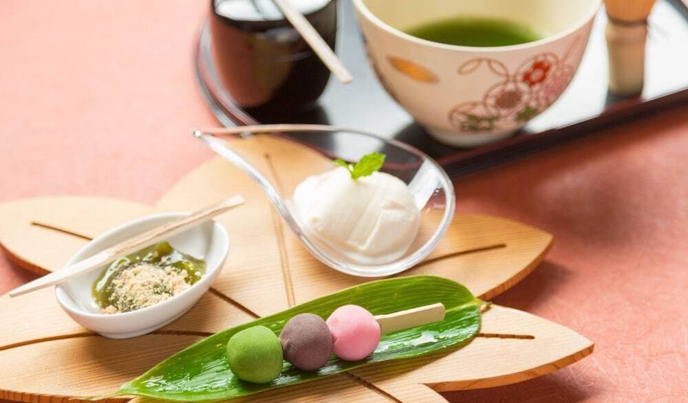 ウエルカムスイーツは
老舗店の和菓子♡ / 1