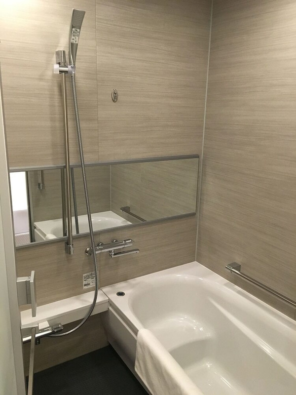 バスルームのシャワー