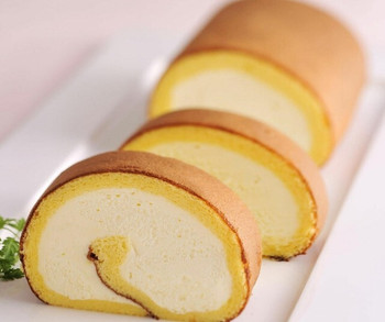 「クリームキッチン 天神橋３丁目店」 料理 8524034 こちらは定番、ダントツ一番人気の天神ロールです。