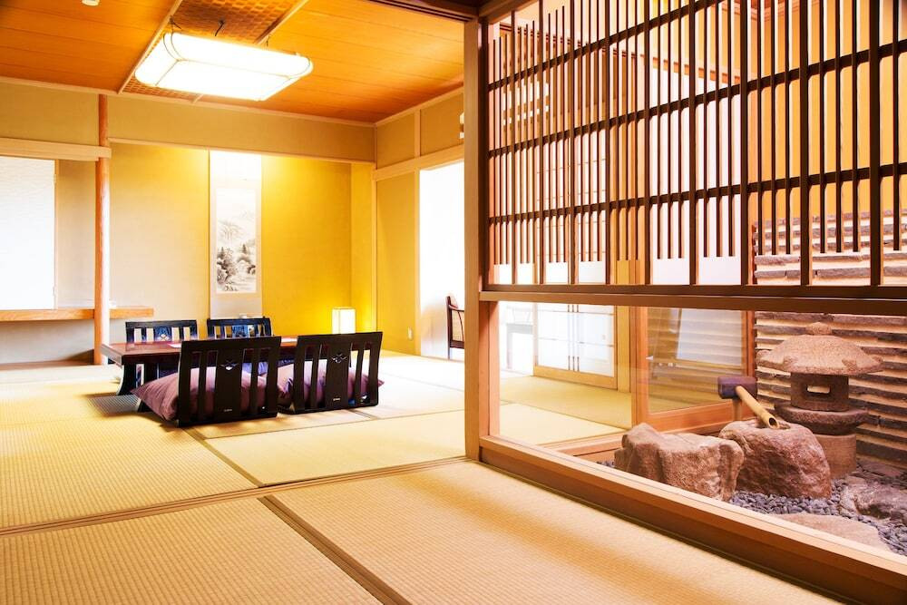 石造りのお風呂に1人ずつ入るのもアリ♡露天風呂付き 客室「華」3925723