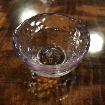 「今西清兵衛商店」 ドリンク 90791389 試飲のお猪口は数色ある中から選びます。底に鹿さんが。