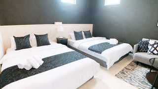 ダブルルーム ダブルベッド2台付 201号室 禁煙(ソファベッド用の寝具は部屋に常備していない為 事前にリクエストが必要)