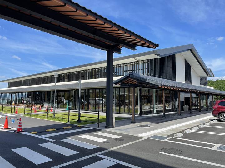 交流にぎわい棟外観 / 5