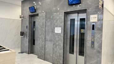 エレベーター / 1