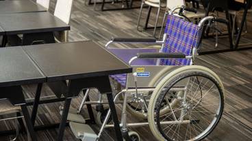 旅館のお食事処 / 25