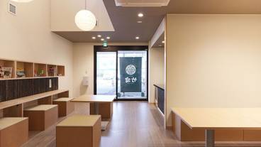 内部エントランス / 2