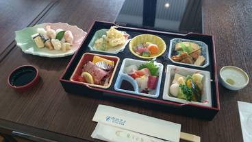 食事・飲み物 / 5