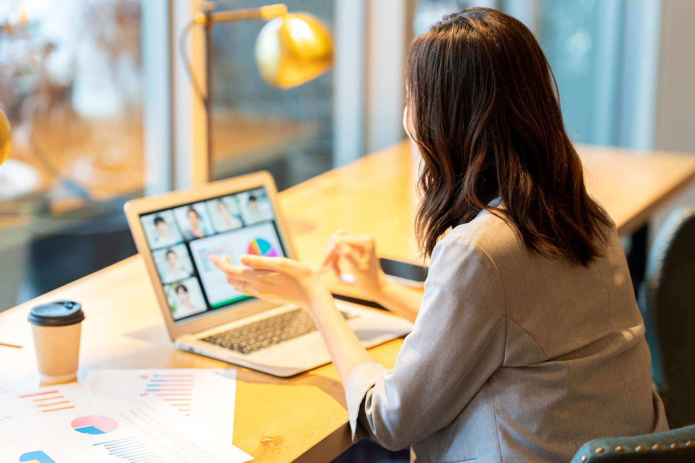 カフェ　テレワーク　撮影協力：PARK6 powered by bondolfi boncaffē