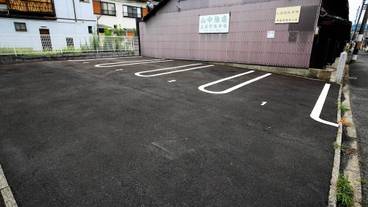 駐車場 / 3