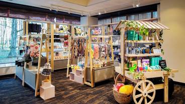 ギフト ショップ / 3