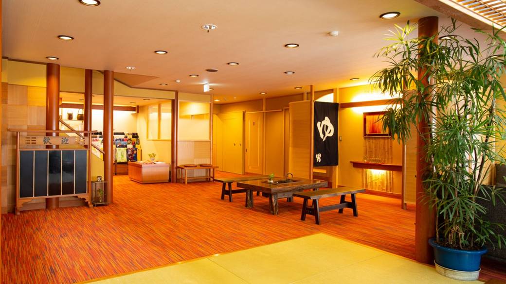 素足に畳が心地いい
心安らぐチェックイン / 4