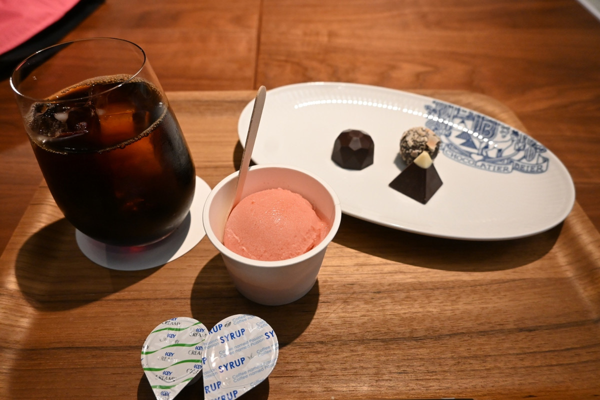 チョコのPETER BEIERがオープン。カフェもあります。