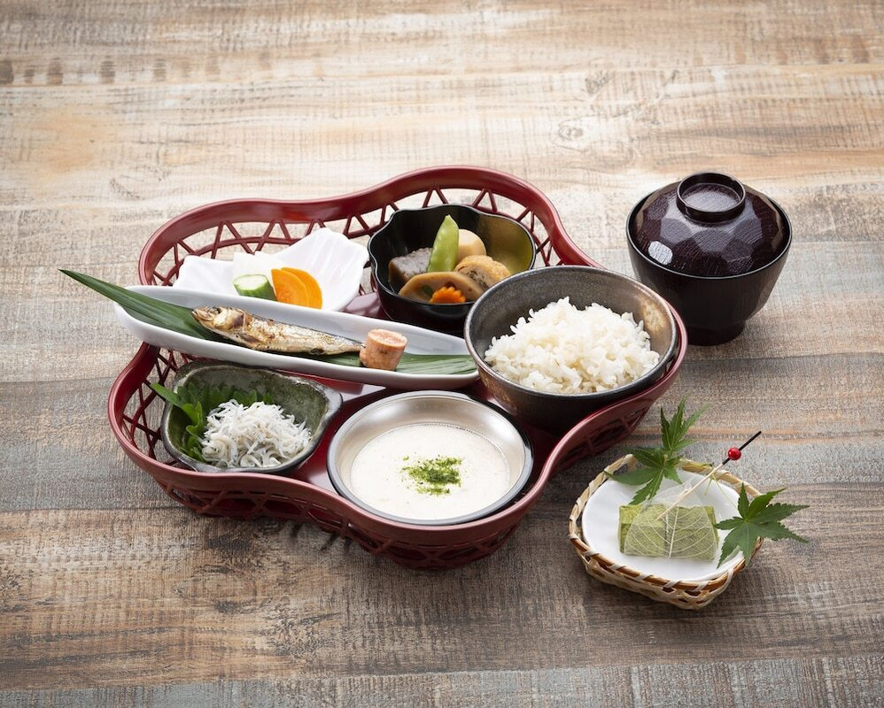 朝食