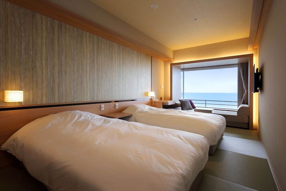 太平洋と一体になる感覚が味わえる温泉プールが魅力の宿4086232