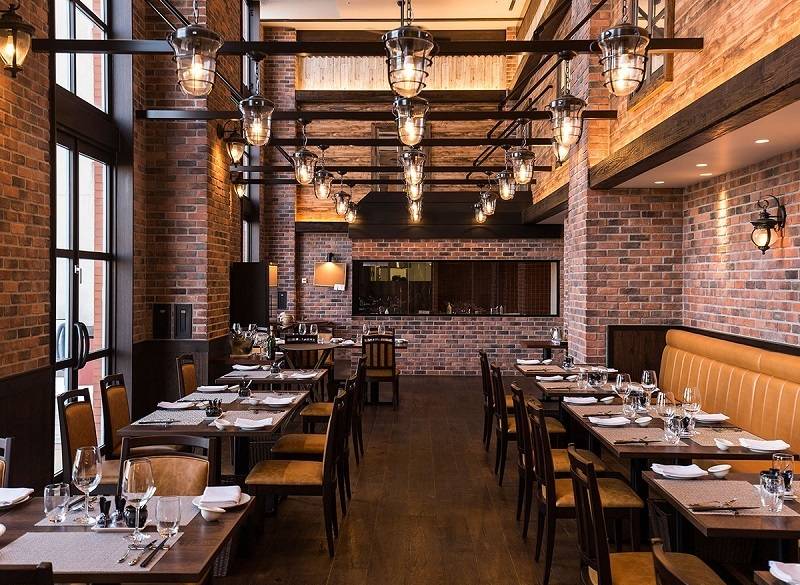 レッド&ブラック　店内 / 5