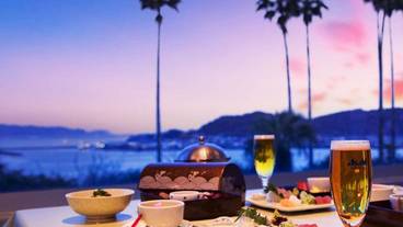 食事・飲み物 / 3