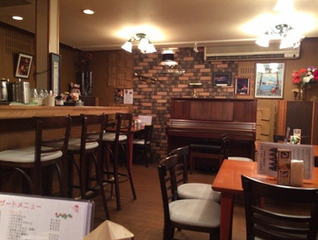 「カフェ・サラマンジェ」 内観 24226456 ジャズ色が根付いた雰囲気の良いお店です(*´∀`)