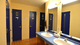 ダブルルーム (Shared Bathroom)